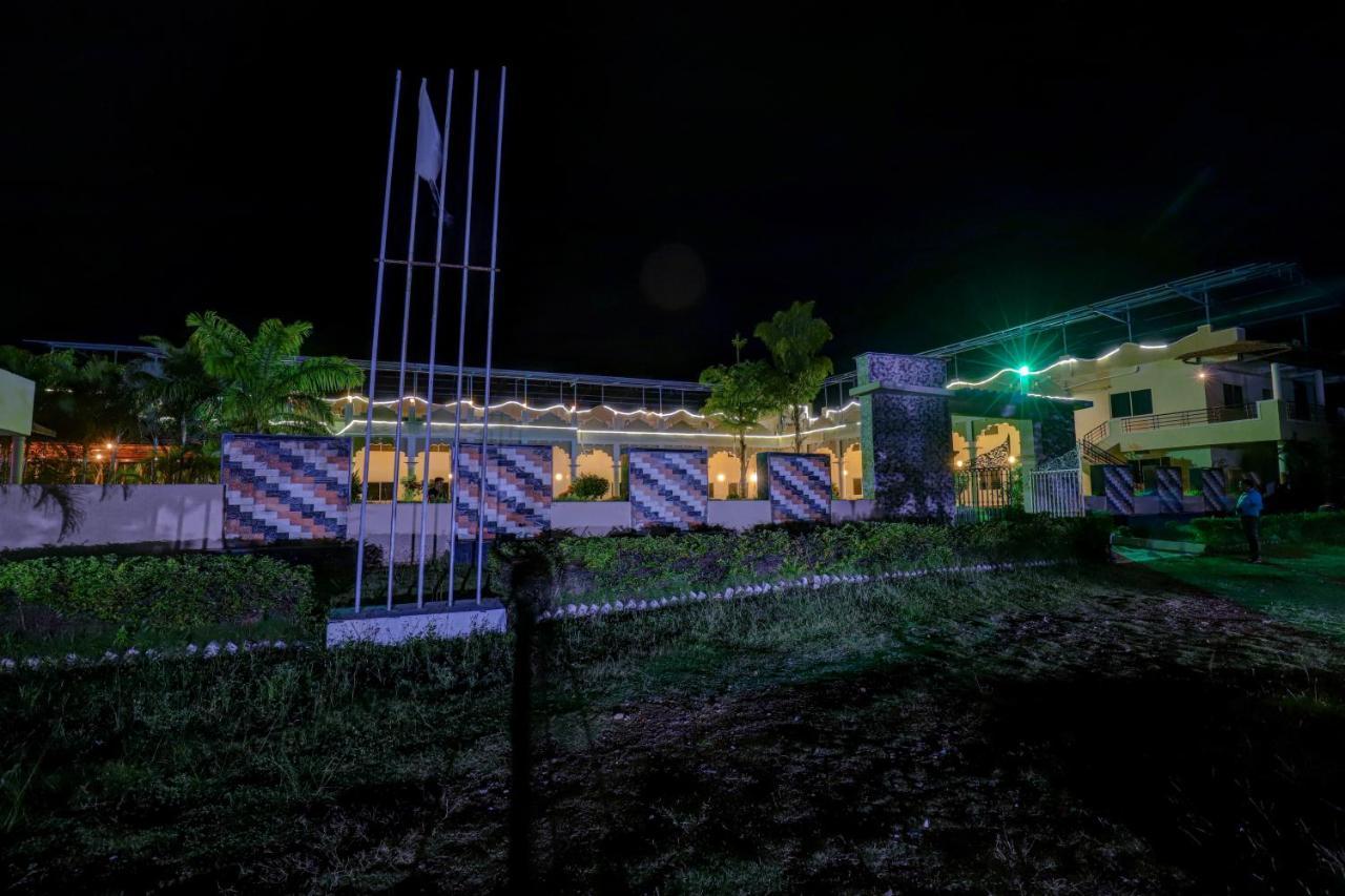 Royal Garden Brindavan Resort Krishnarajasagara Buitenkant foto