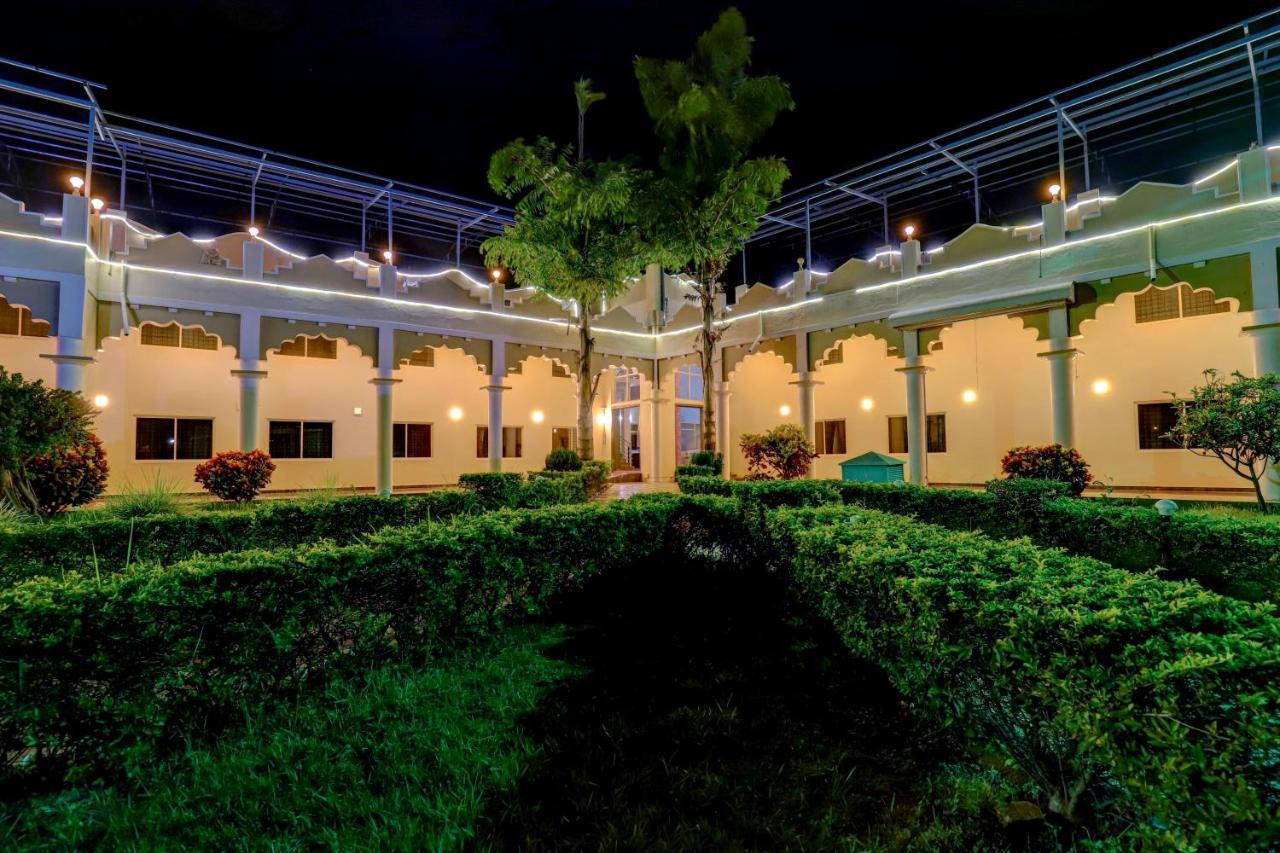 Royal Garden Brindavan Resort Krishnarajasagara Buitenkant foto