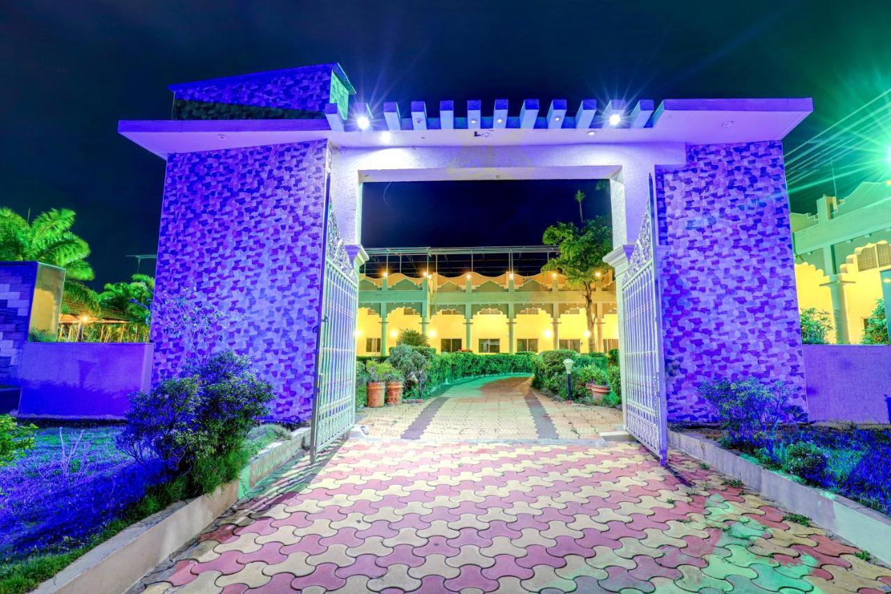 Royal Garden Brindavan Resort Krishnarajasagara Buitenkant foto