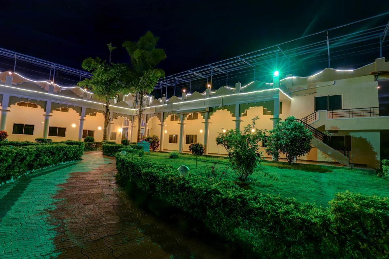 Royal Garden Brindavan Resort Krishnarajasagara Buitenkant foto