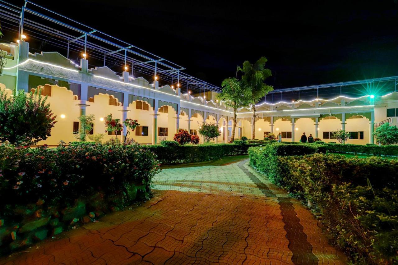 Royal Garden Brindavan Resort Krishnarajasagara Buitenkant foto