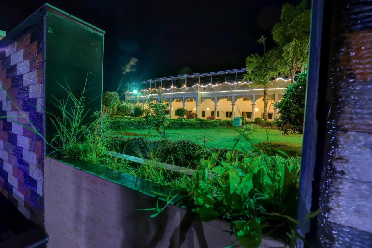 Royal Garden Brindavan Resort Krishnarajasagara Buitenkant foto