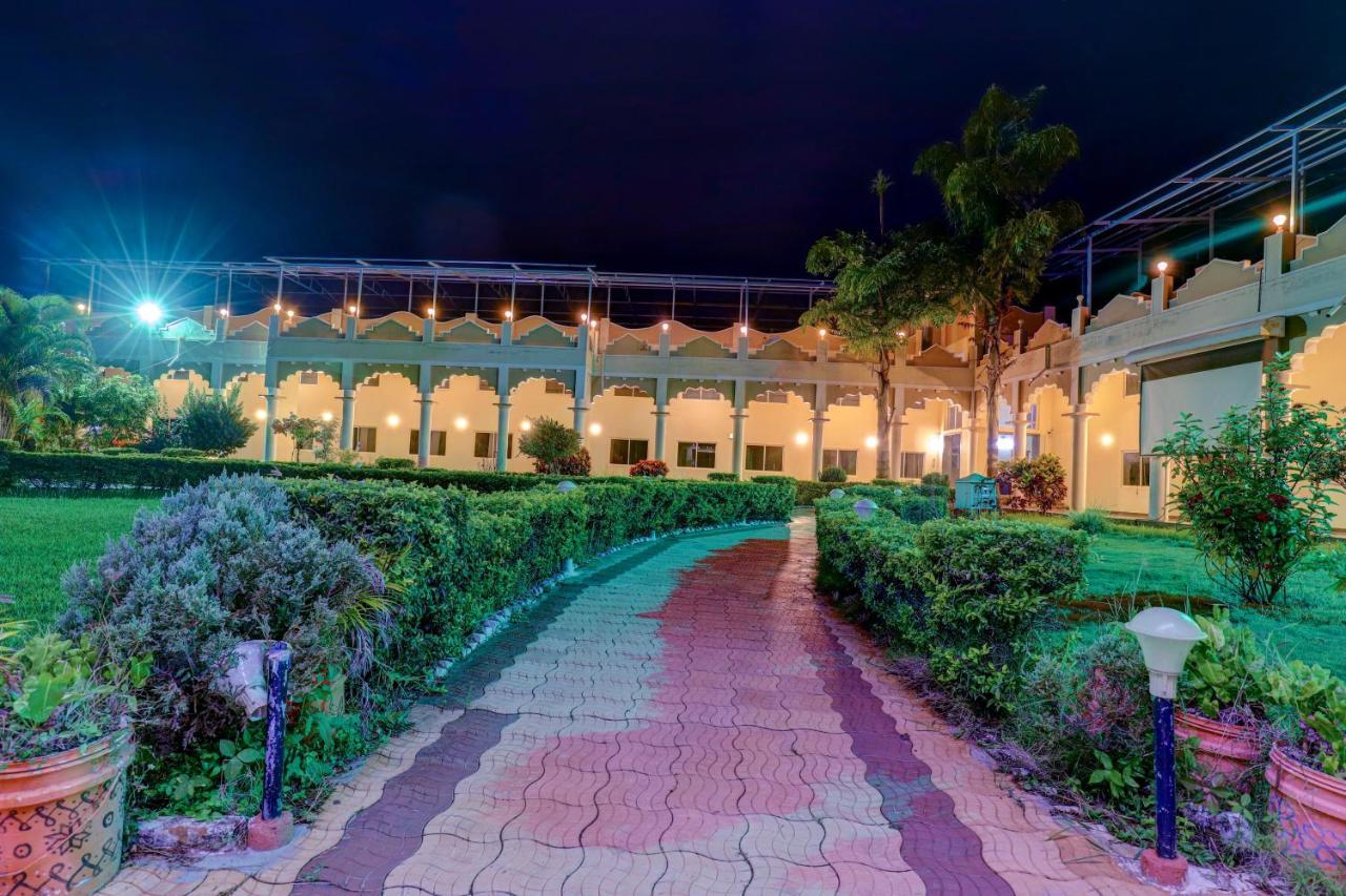 Royal Garden Brindavan Resort Krishnarajasagara Buitenkant foto